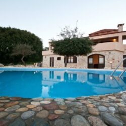 Villa Prinolithos