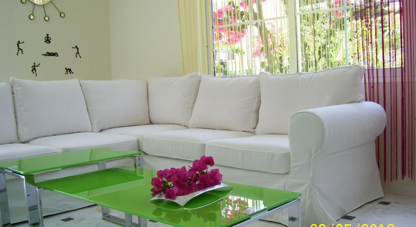 Apelia Hotel - Image 2