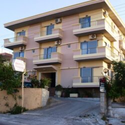 Pyrgos hotel