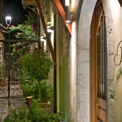 Ionas Boutique Hote