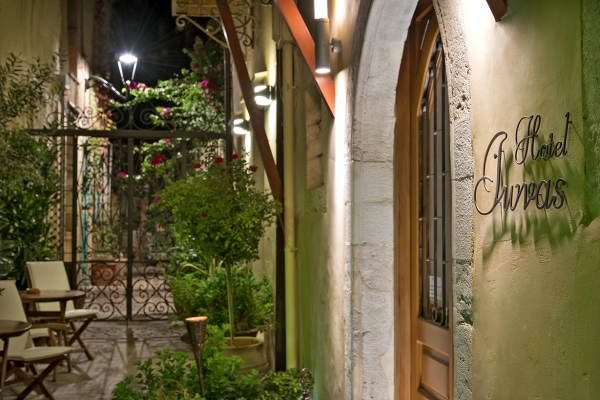 Ionas Boutique Hote