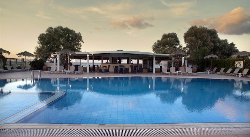 Alexia Beach Hotel - Image 6