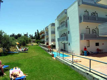 Popi Hotel & Apartments - Image 9