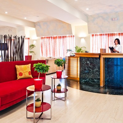 Santa Marina Plaza Hotel - Image 2