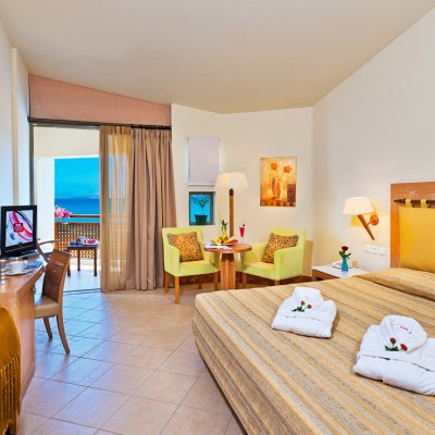 Santa Marina Plaza Hotel - Image 4