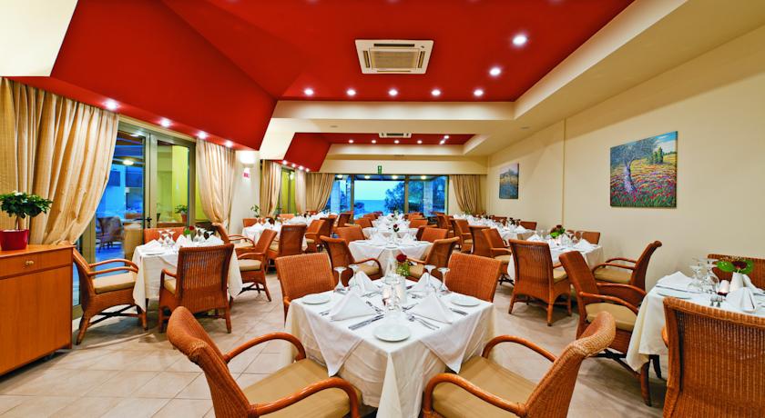Santa Marina Plaza Hotel - Image 5