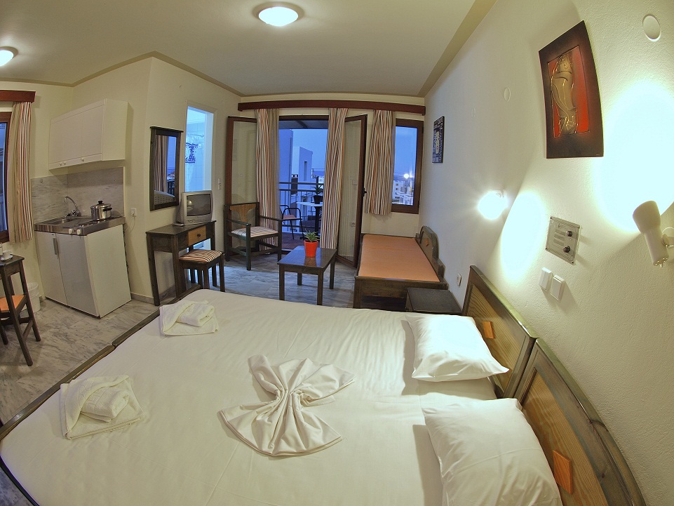 Alexandros M hotel studios and apartments - Image 5