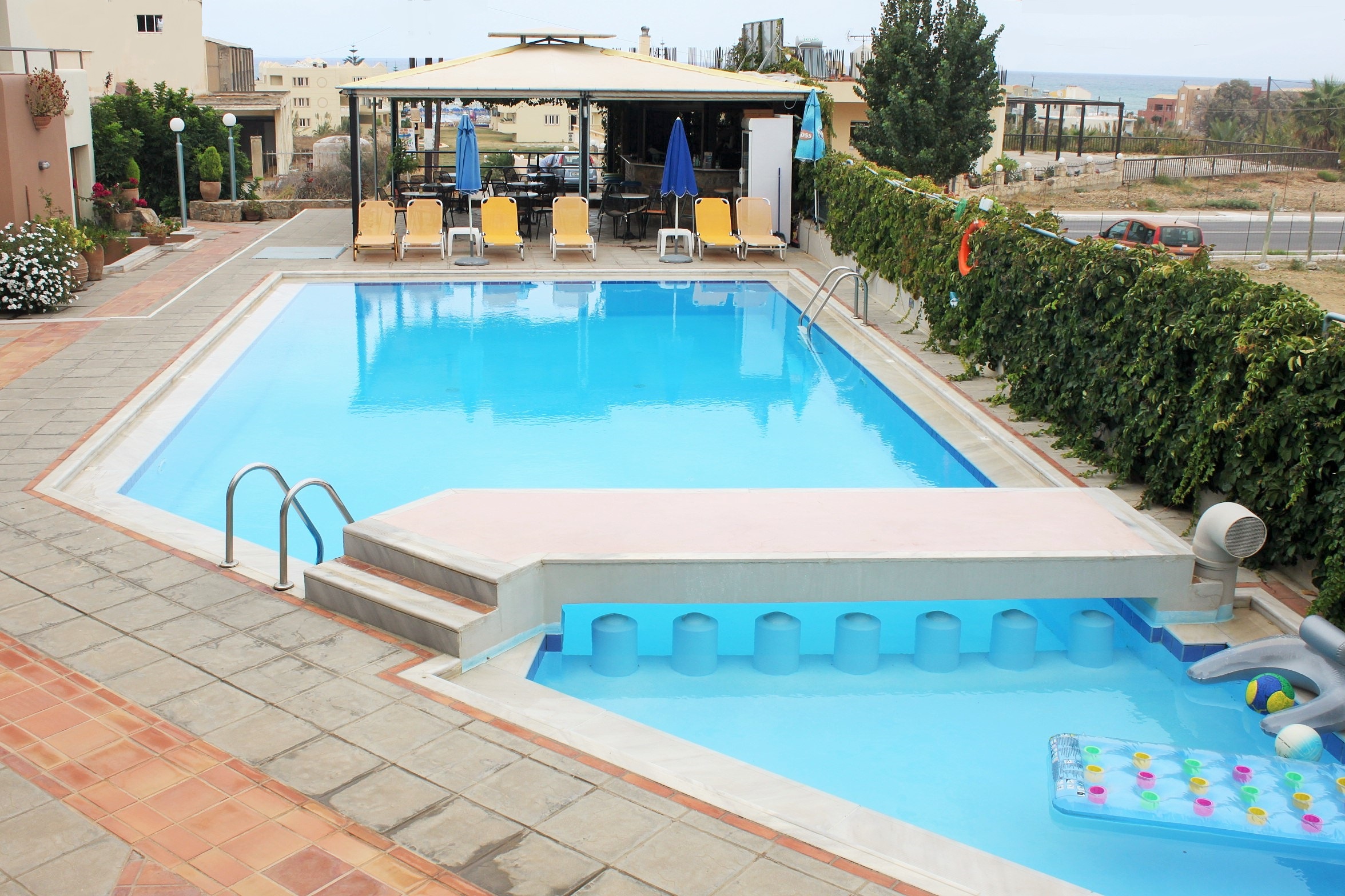 Alexandros M hotel studios and apartments - Image 4