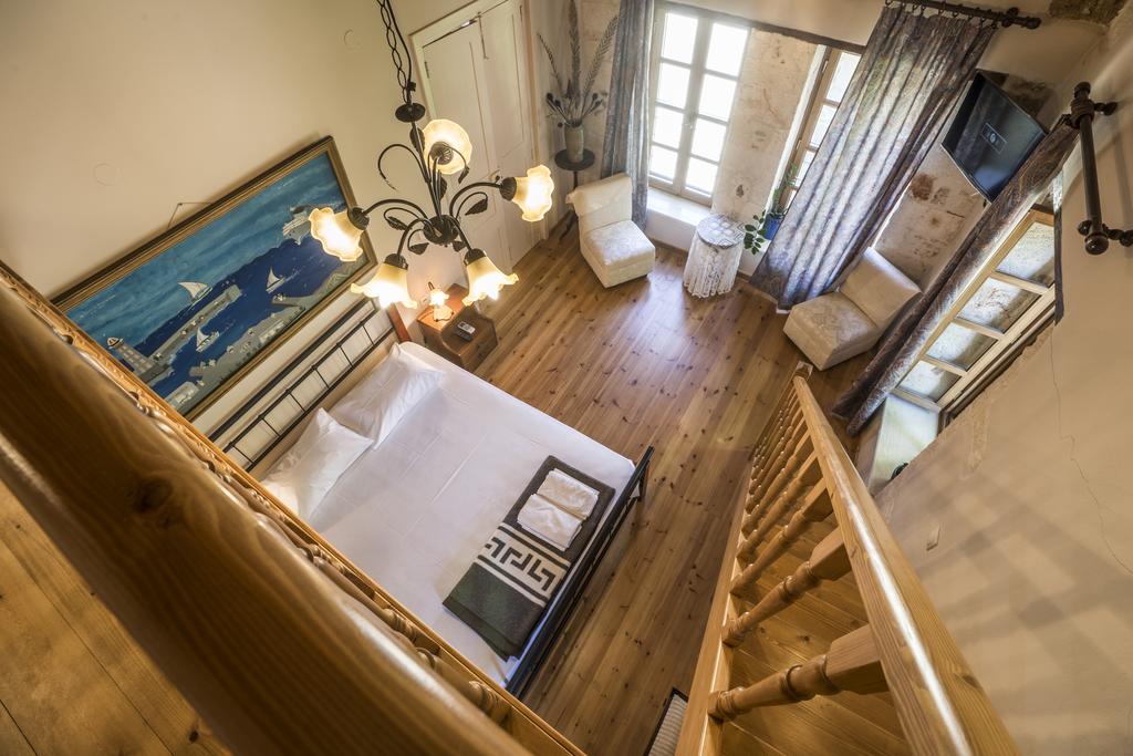 11 City hotel - Image 5