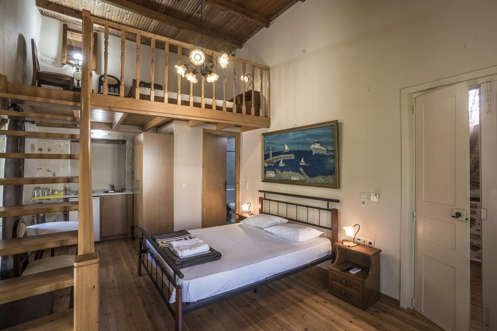 11 City hotel - Image 8
