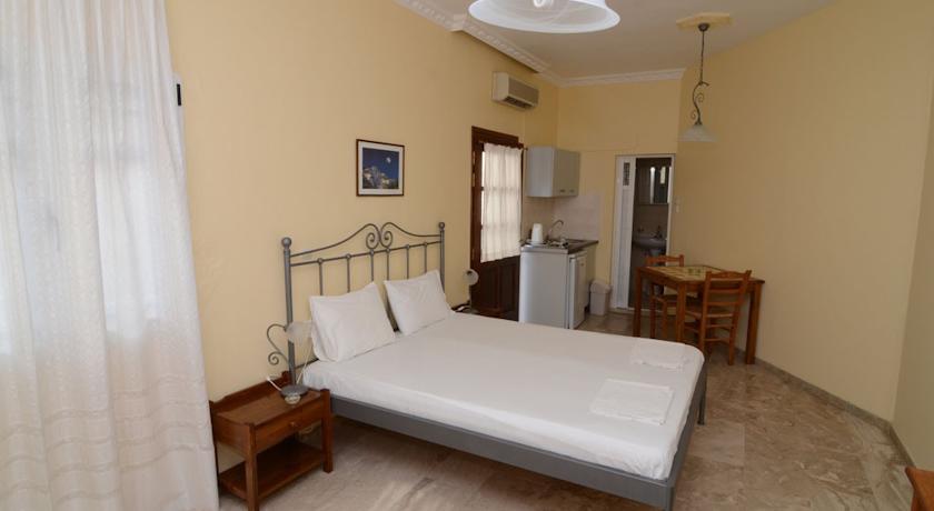 Finikas and Elizabeth rooms and apartments - Image 3