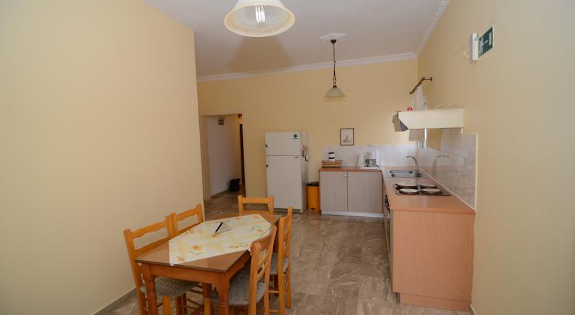 Finikas and Elizabeth rooms and apartments - Image 4
