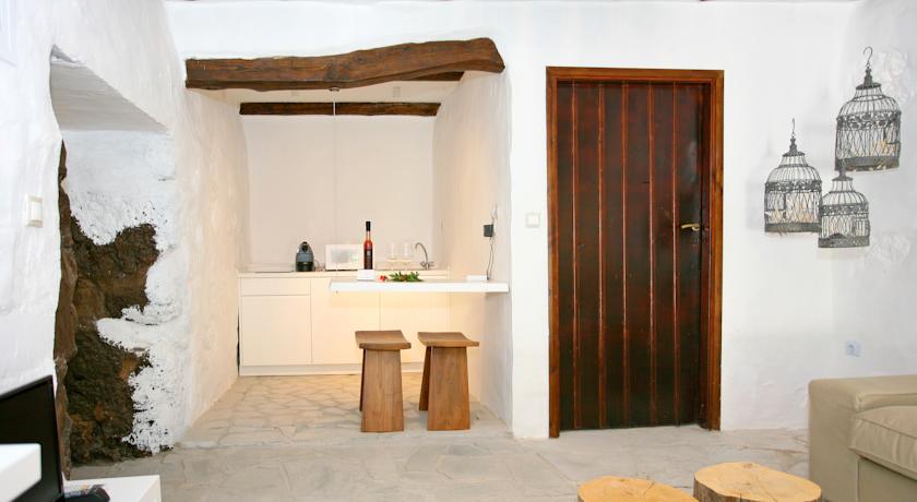 Monastery Estate Guesthouse Chania - Image 4