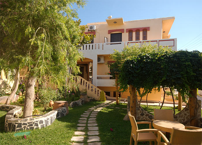 Zafiri studios and apartments - Image 2