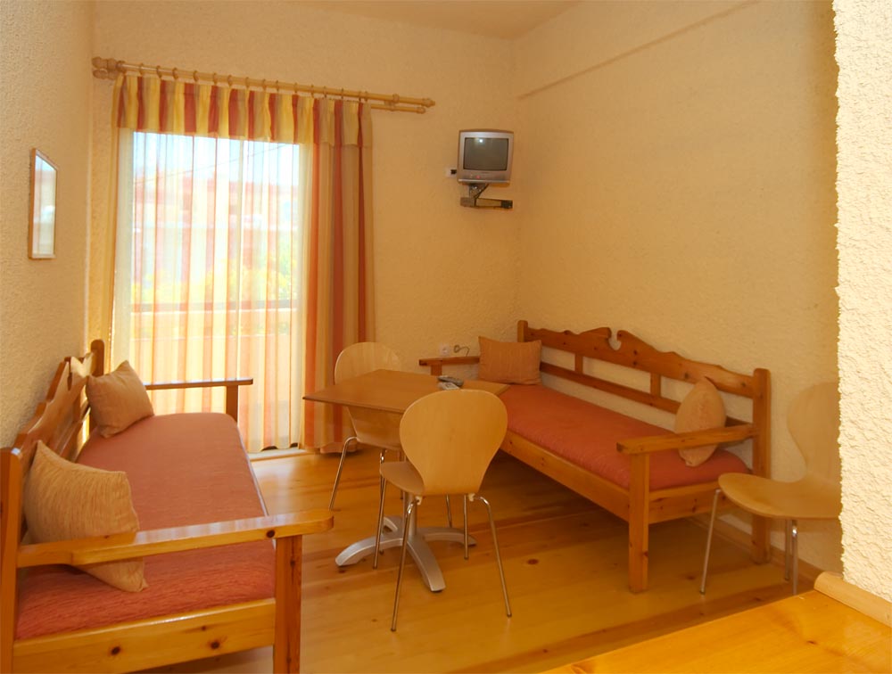 Zafiri studios and apartments - Image 4